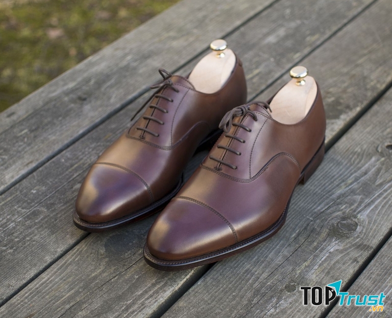 Oxford là một trong những kiểu giày thông dụng nhất của nam giới