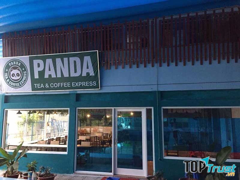 Hình ảnh từ ngoài nhìn vào quán