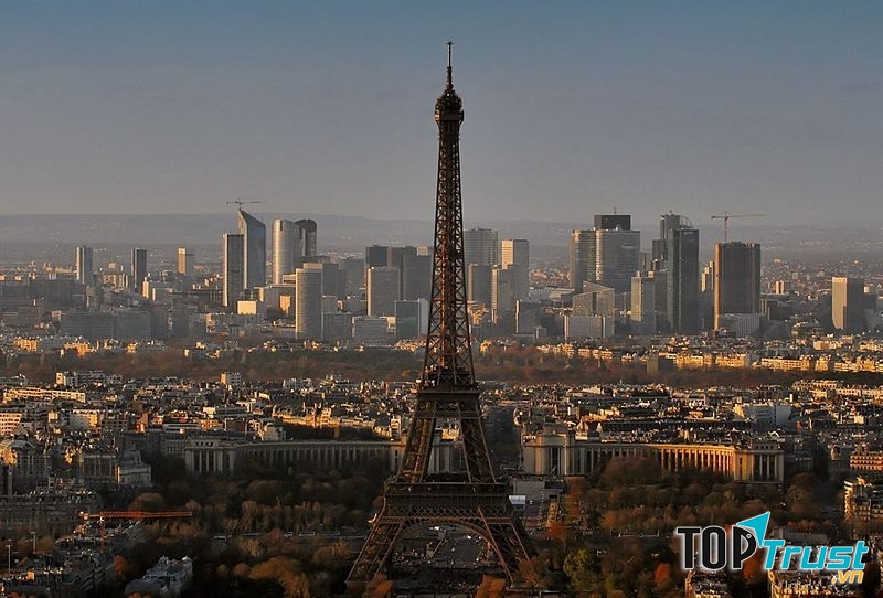 Paris từ góc nhìn trên cao.