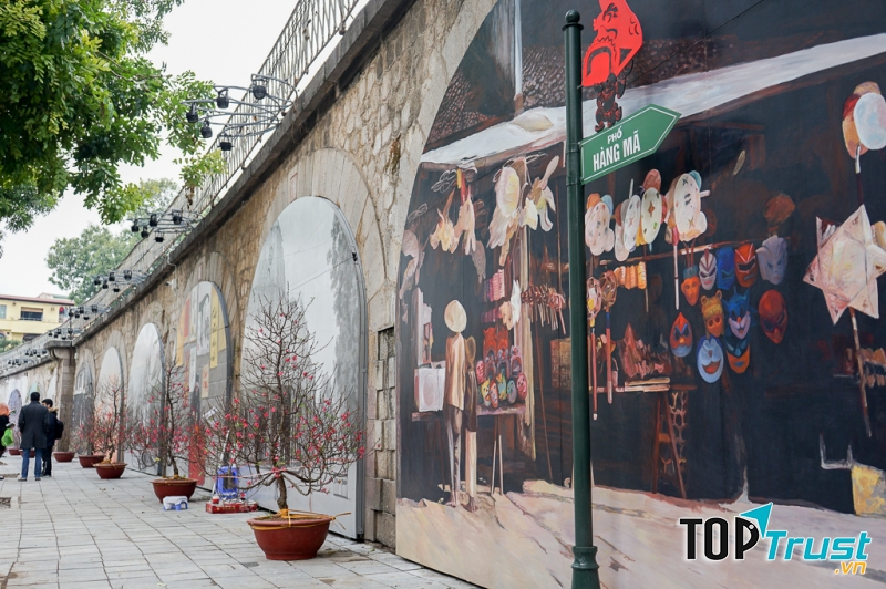 Phố bích họa Phùng Hưng