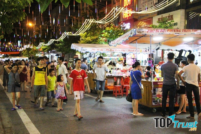 Phố đi bộ Trần Phú