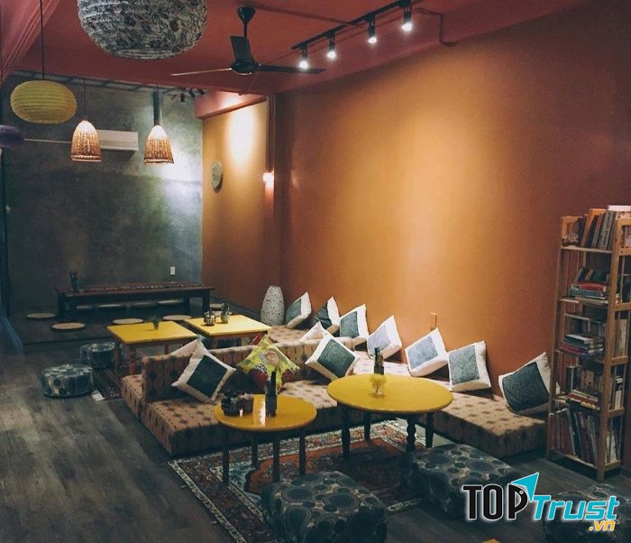 Quán cafe hấp dẫn, thu hút du khách