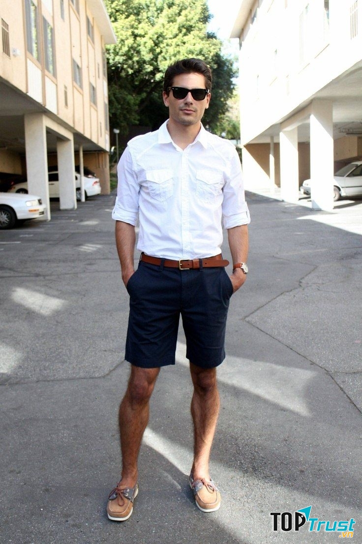 Rất được ưa thích bởi những chàng trai năng động, quần short giúp đem lại sự năng động, trẻ trung cho những người đàn ông trung niên.