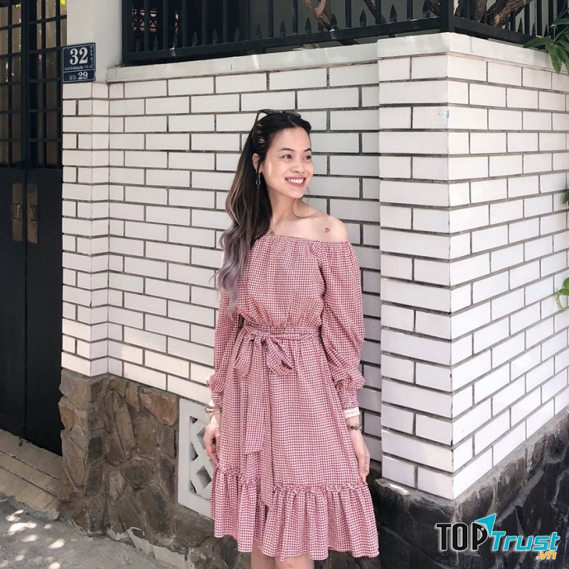 Màu sắc đa dạng, trẻ trung cũng chính là một điểm cộng tuyệt vời cho shop.