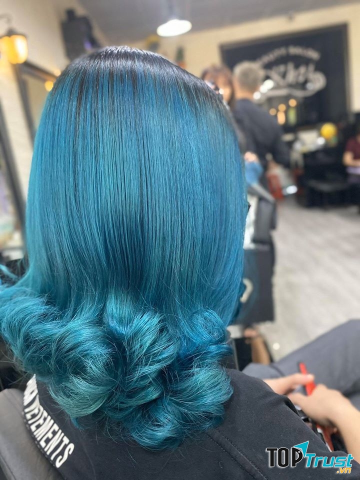Tóc nhuộm tại Salon Khôi