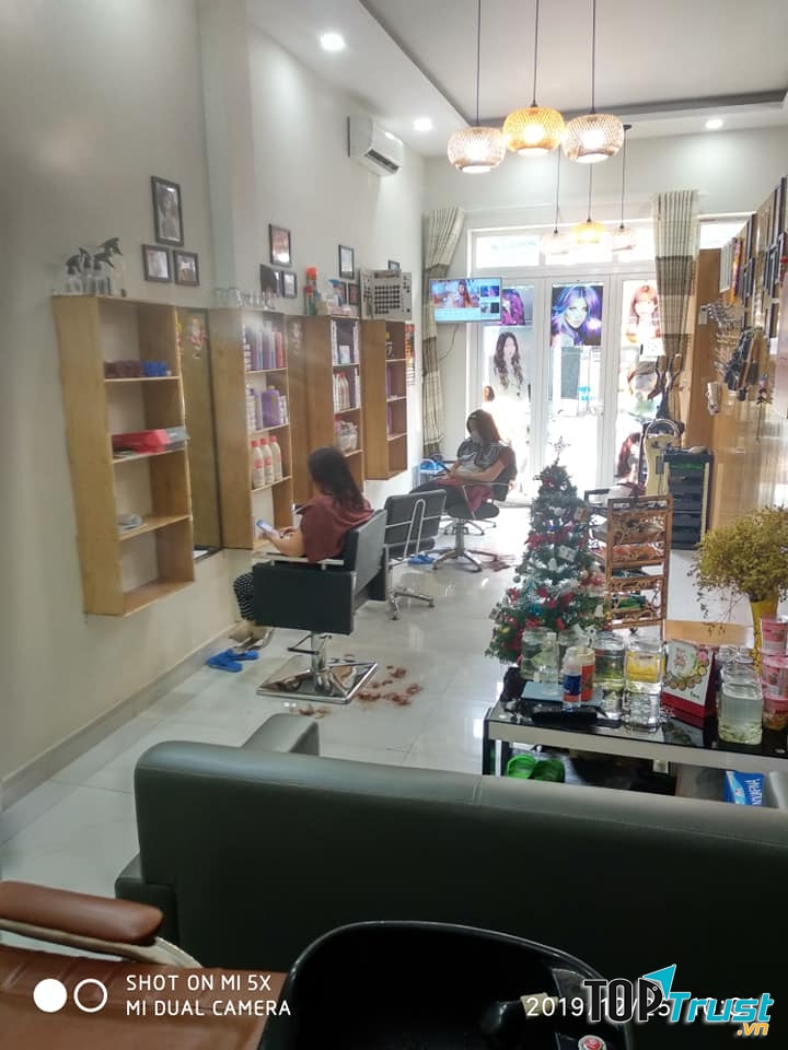 Lê Sang cũng rất giỏi trong việc luôn luôn bắt kịp sự thay đổi thường xuyên của xu hướng mới trên thế giới