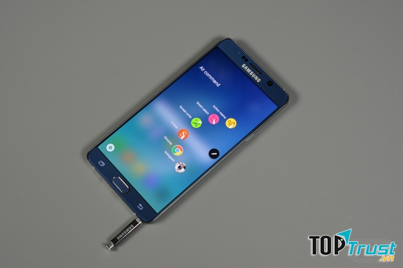 Samsung Galxy Note 5 với bút SPen tiện lợi