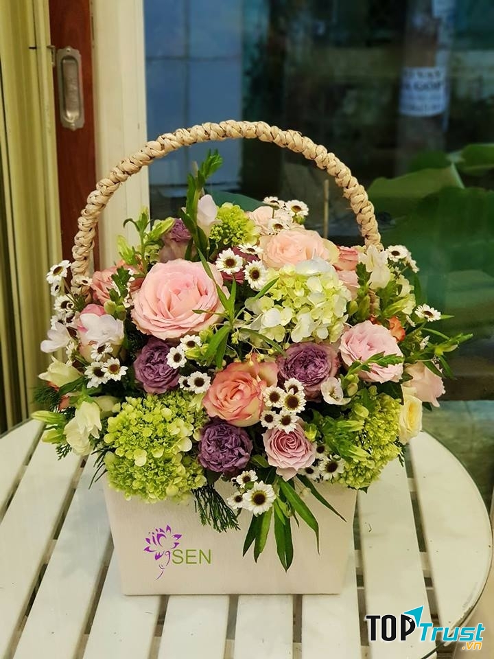 Ảnh từ facebook của shop