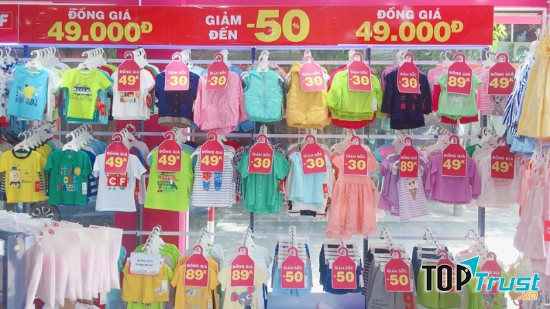 Quần áo dành cho bé tại shop Con Cưng