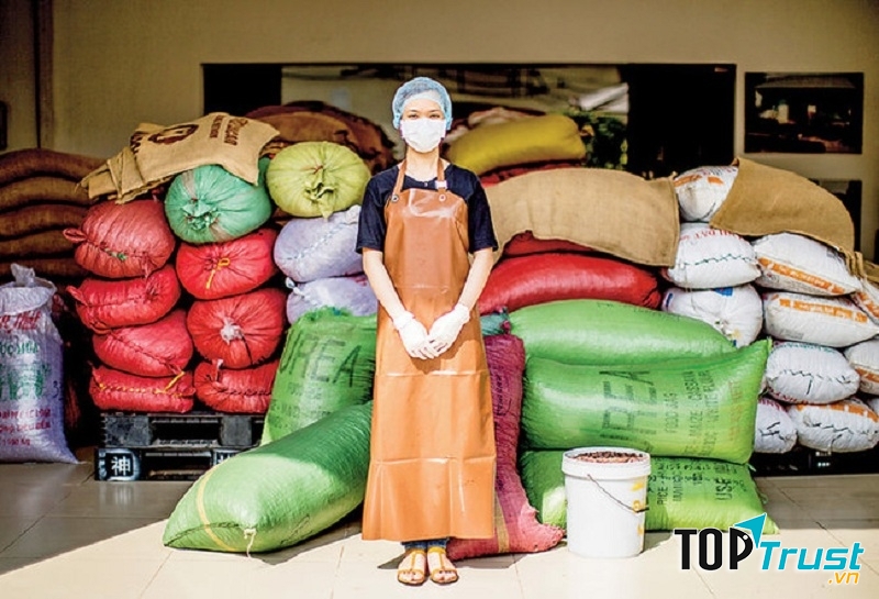 Xưởng chế biến nhỏ bé nhưng lại tạo ra sản phẩm với sức hút to lớn.