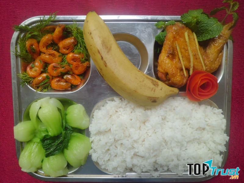 Suất ăn mẫu -5 giá 22.000 đ