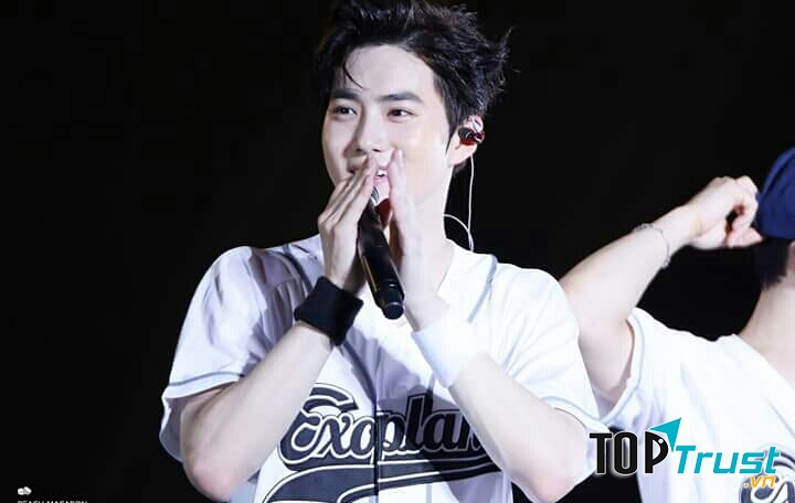Suho (EXO)