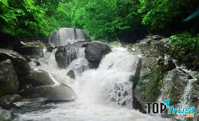 Khu du lịch Suối Tiên