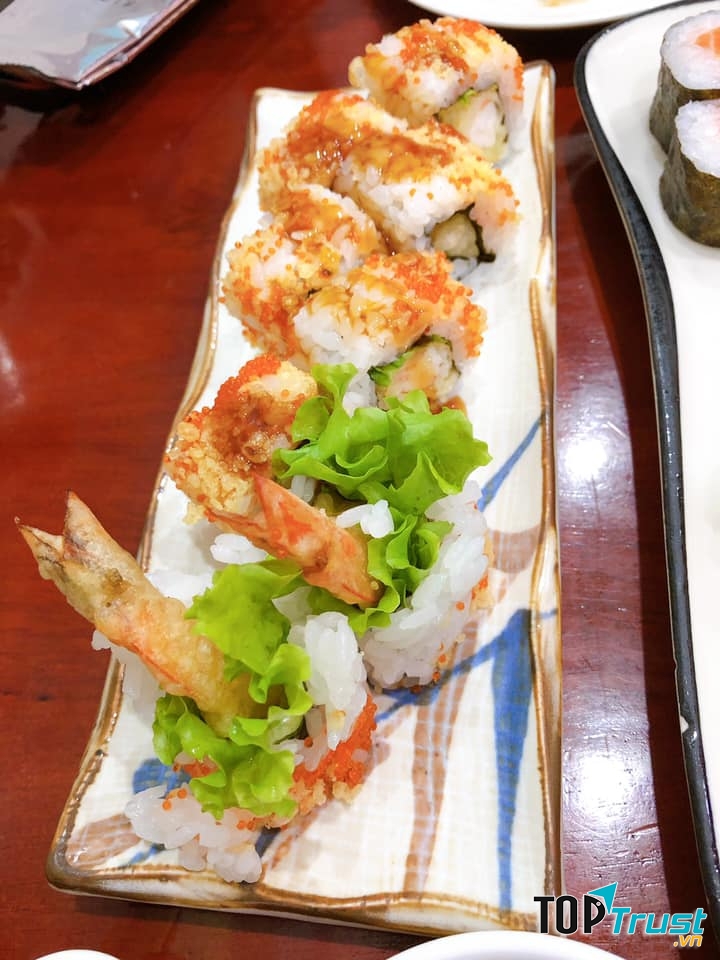 Món ăn ở Sushi Sakura