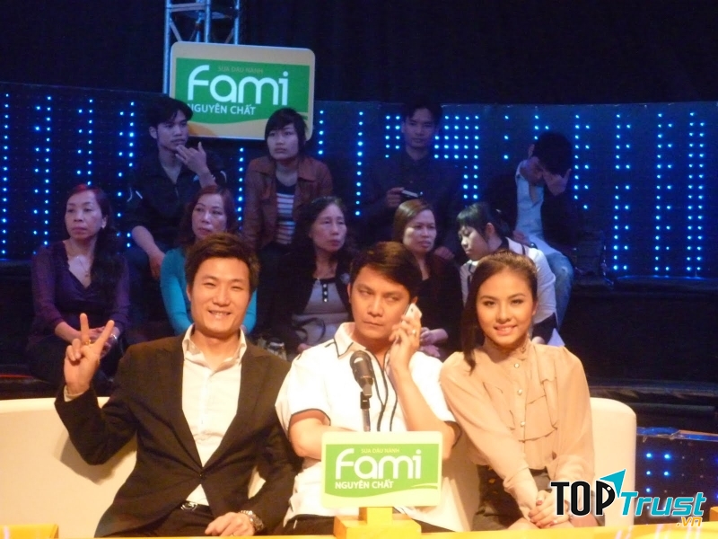 Đội trưởng và khách mời chương trình Trò chơi âm nhạc