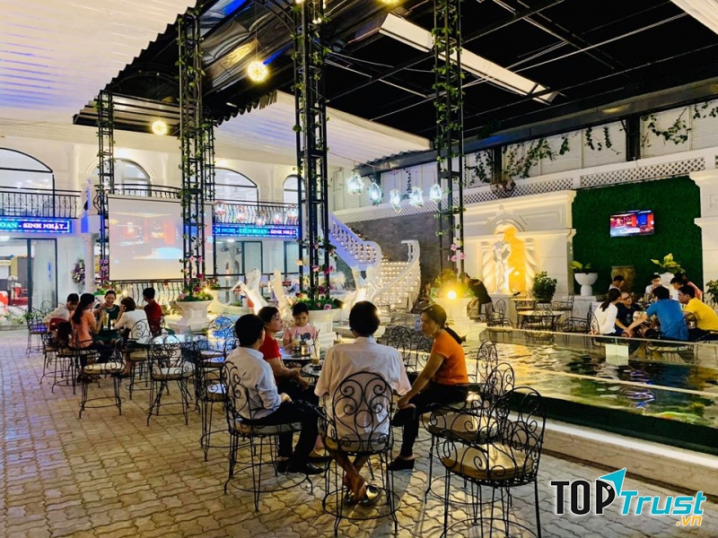 Không gian tại quán