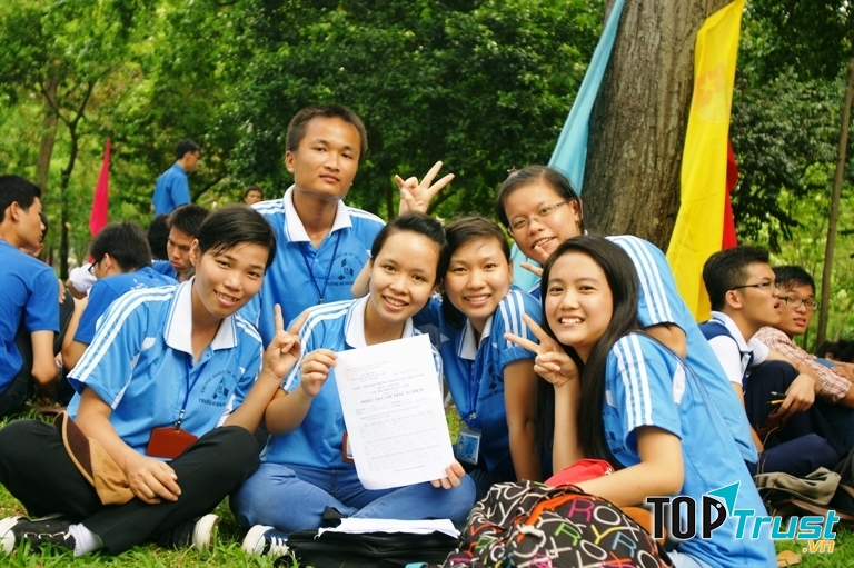 Màu áo xanh ''thần thánh''