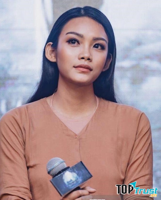 Diễn viên Thanh Tú