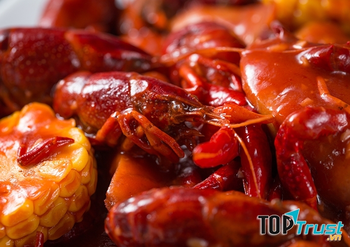 Món tôm hùm đất tại quán The Cajun Cua