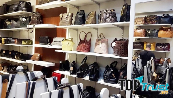 Tiny Shop luôn khiến khách hàng yên tâm về chất lượng sản phẩm của shop,