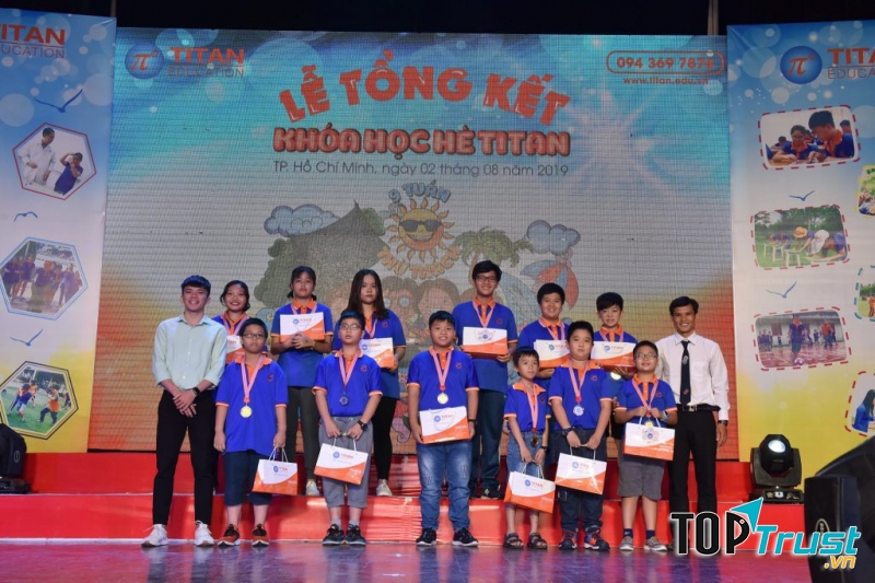 Bé sẽ vừa được chơi, vừa được học hỏi, giao lưu, kích thích tư duy