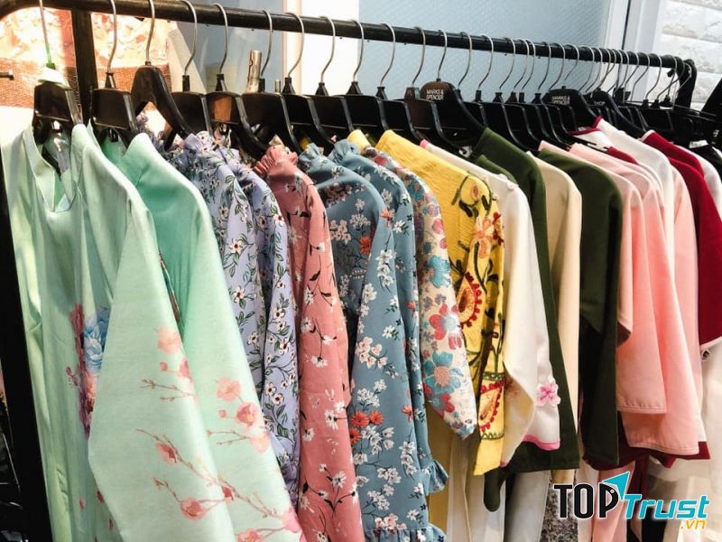 TK Store nơi có vô vàn các mẫu áo dài cách tân, đủ mẫu mã và kiểu dáng, chất liệu, phù hợp với sở thích cũng như nhu cầu của mỗi người