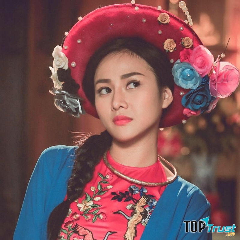 Cô Cám Trà Ngọc trong Tấm Cám chuyện Huỳnh Lập kể