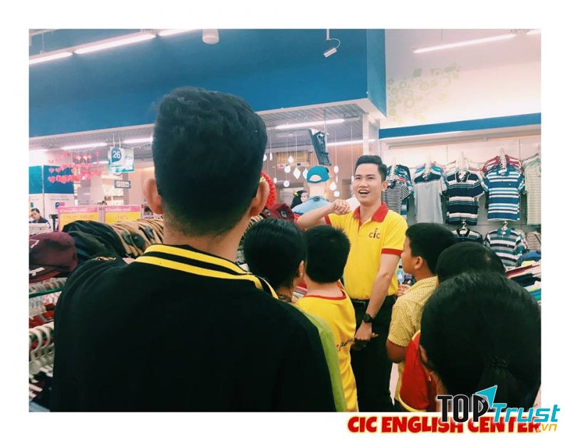 Trung tâm Ngoại ngữ CIC tổ chức các hoạt động ngoại khóa cho học viên