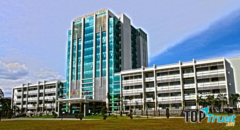 Tòa nhà trung tâm HCMUTE