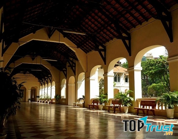 Trường THPT chuyên Lê Hồng Phong