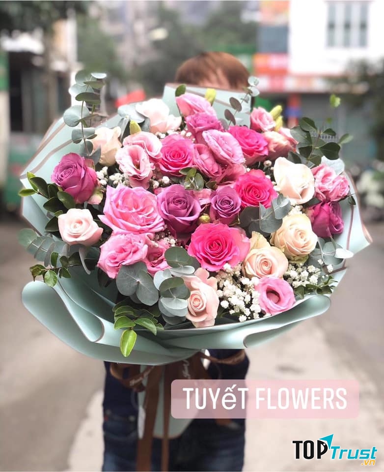 Tuyết Flowers