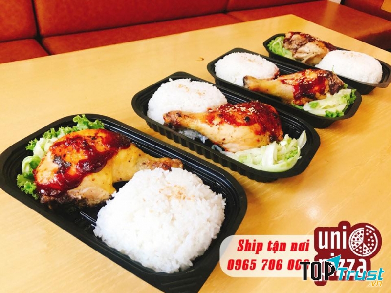 Cơm gà tại Uni Matcha