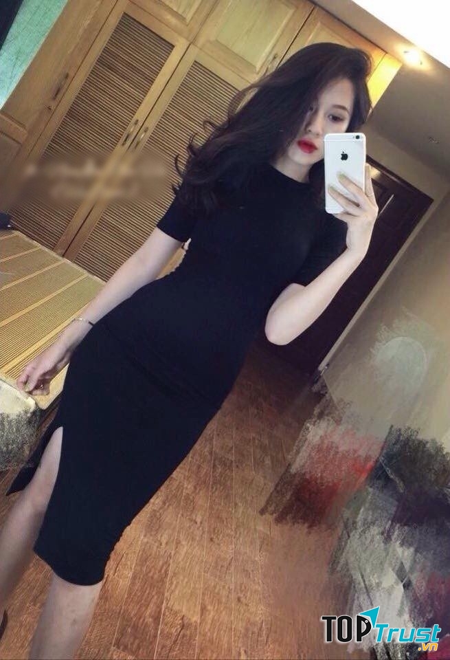 Váy ôm bó sát là lựa chọn thông minh cho các nàng muốn khoe body