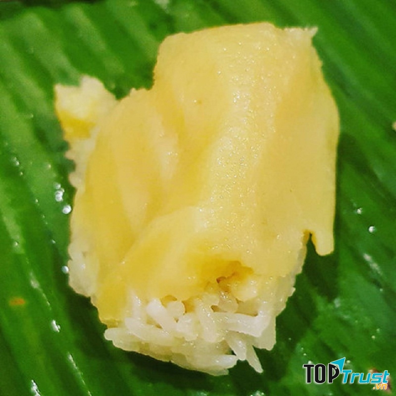 Phần cadé có màu vàng nhạt, mịn màng