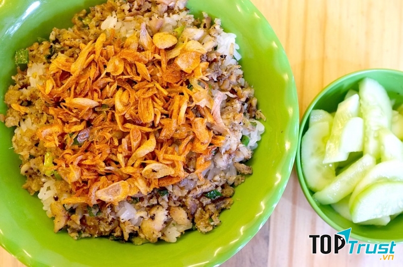 Xôi cá rô đồng ở ngõ 107 Nguyễn Chí Thanh