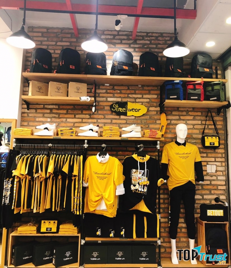 Thời trang đường phố tại YaMe Shop