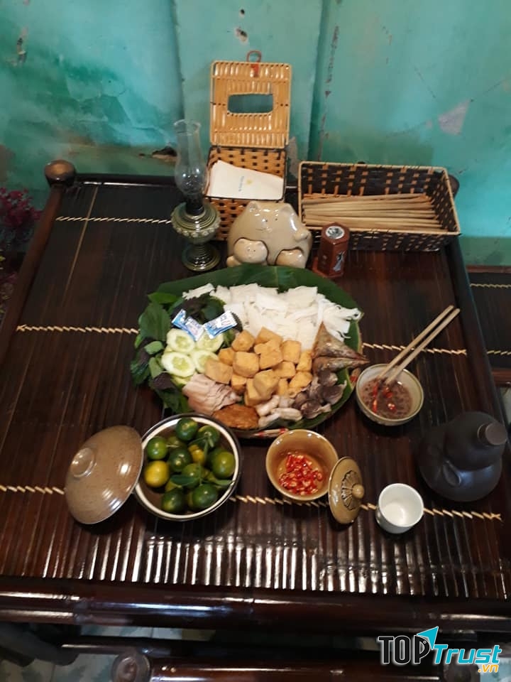 Bún đậu mắm tôm hấp dẫn tại tiệm