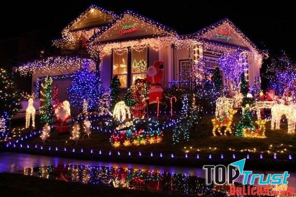 Vẻ đẹp lộng lẫy của công viên hồ Tây trong đêm Giáng Sinh