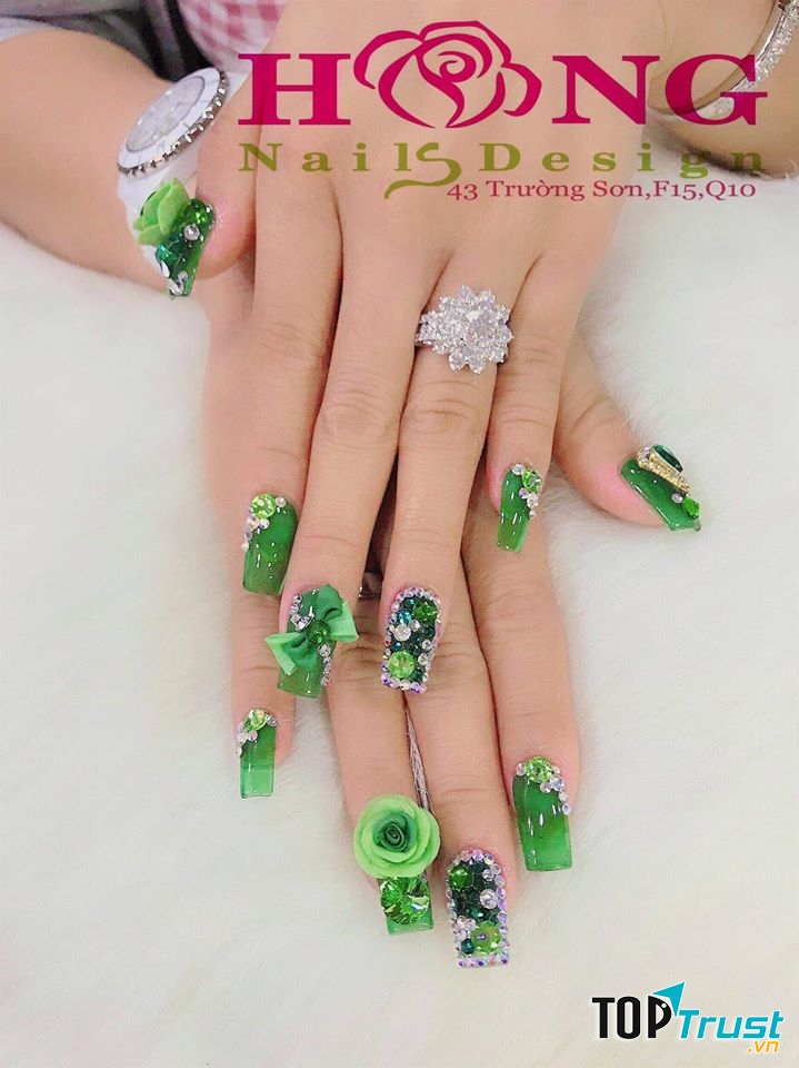 Mẫu nail được làm rất ấn tượng và màu đẹp