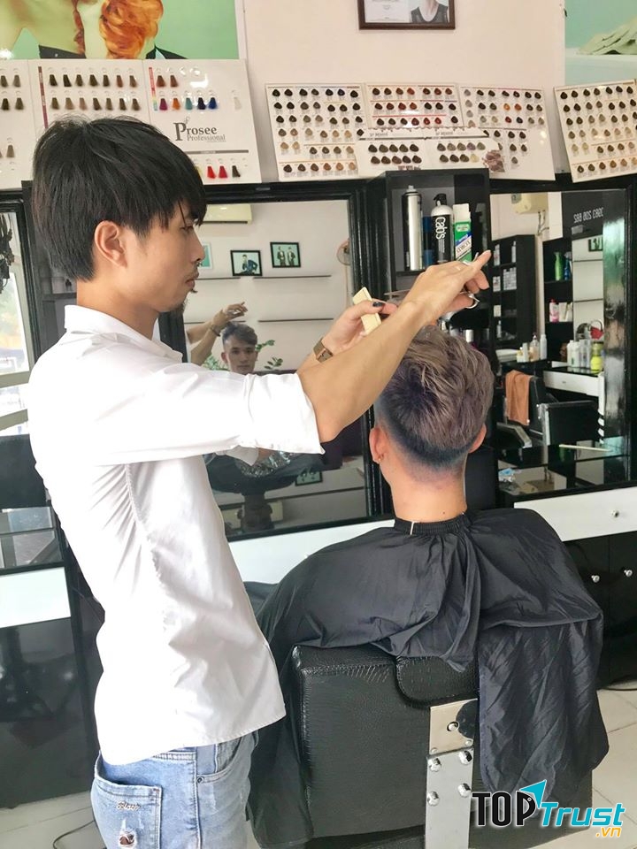 ‎Học Viện Tóc Long Tình‎