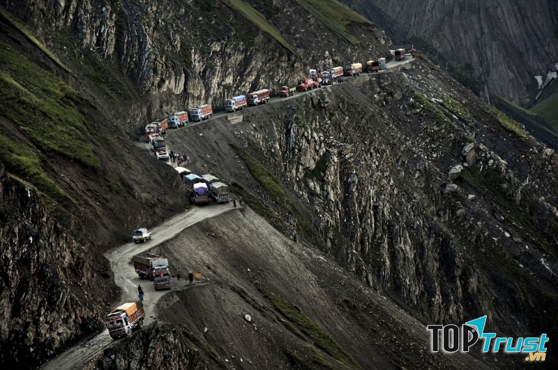 Đường Zoji Pass ở  Ấn Độ