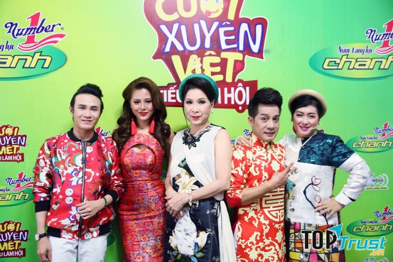 Các giám khảo trong chương trình Cười xuyên Việt