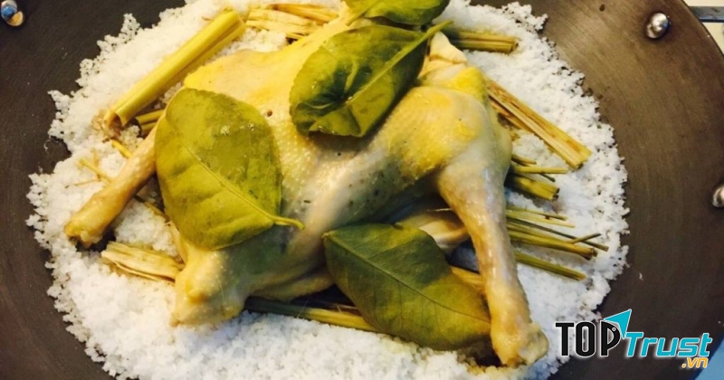 Món gà hấp muối