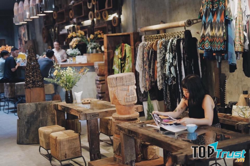The HANDS Coffee Roastery