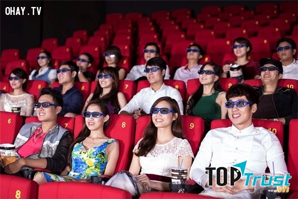 17h30: Tan sở, đi ăn tối, đi xem phim với bạn bè