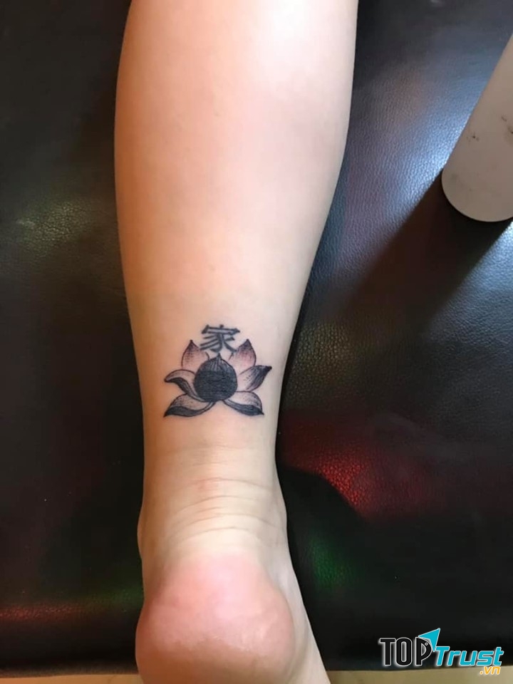 18 Tattoo Shop
