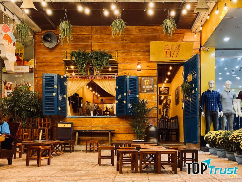 Tiệm cà phê 1977