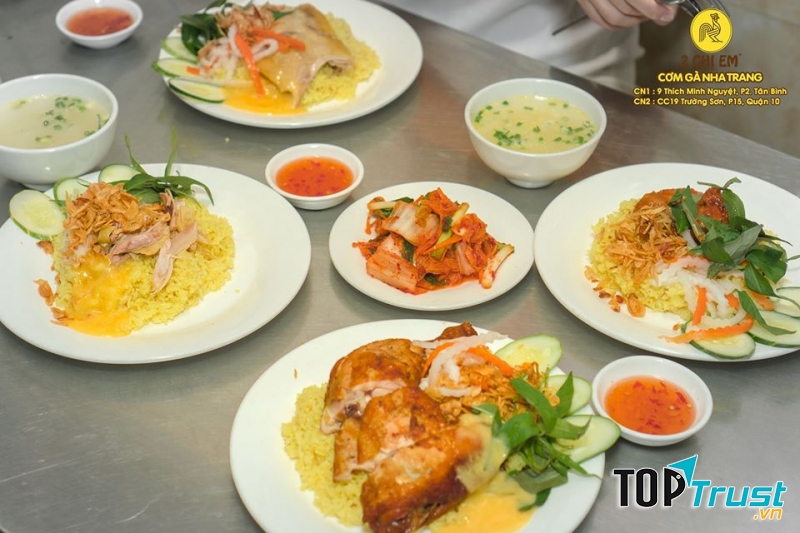 2 Chị Em - Cơm Gà Nha Trang