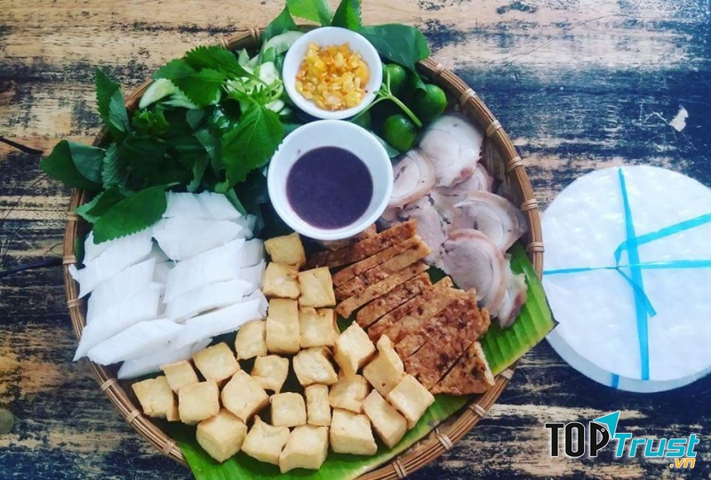 Mắm tôm của quán không quá nồng