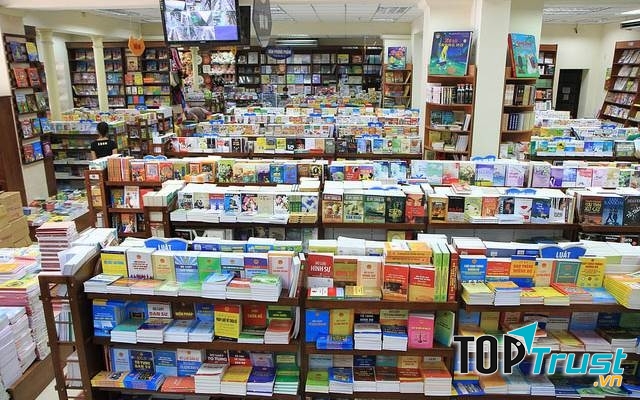 Khu vực trưng bày sách